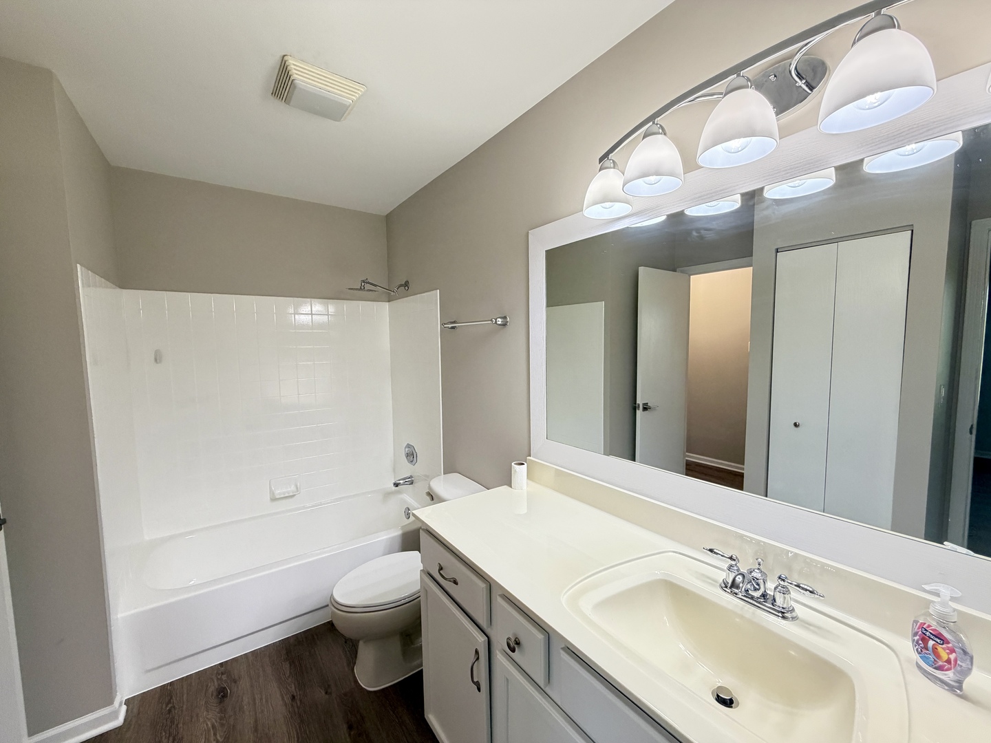 127 Glengarry Drive #307, Bloomingdale, IL 60108