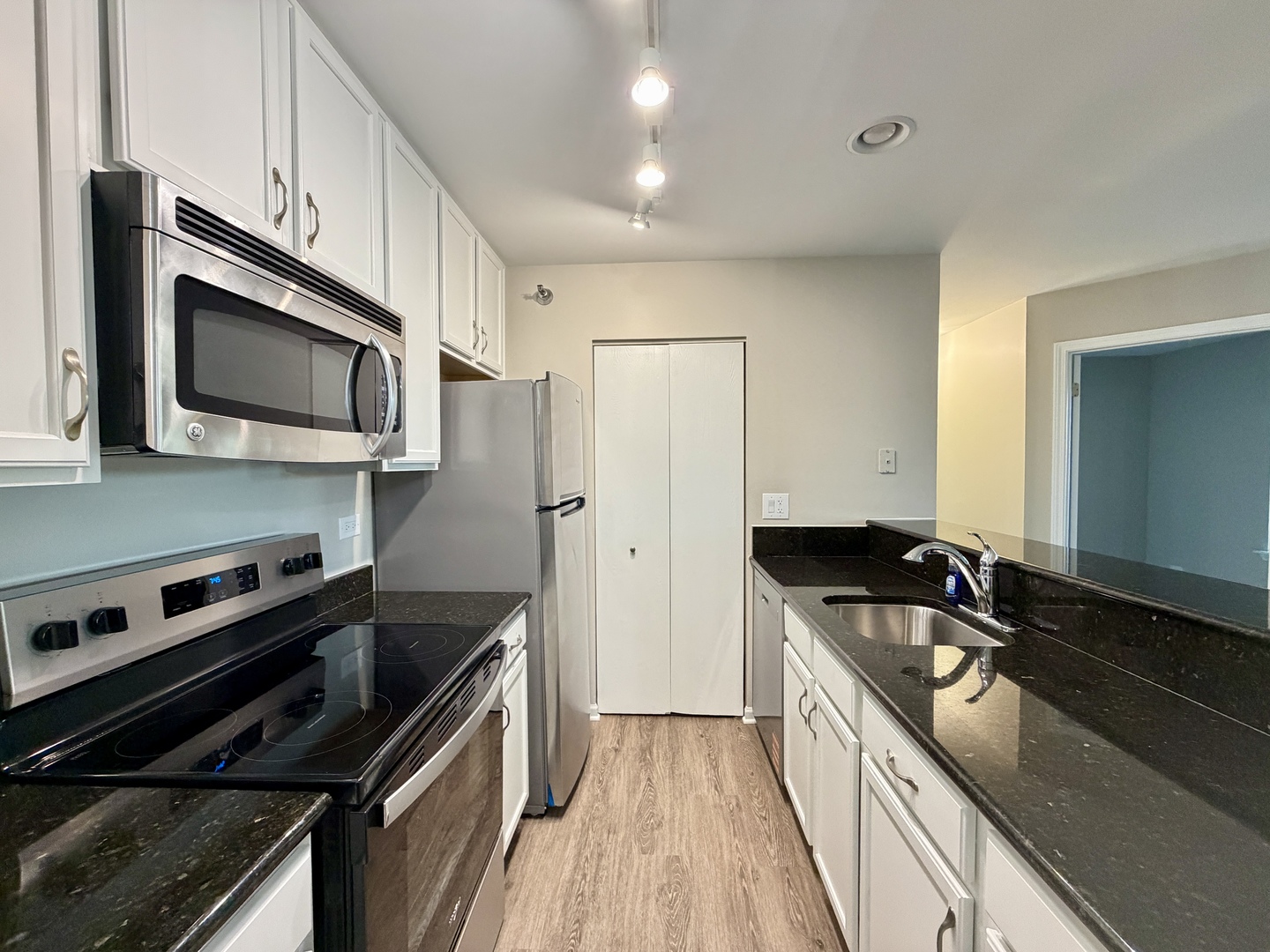 127 Glengarry Drive #307, Bloomingdale, IL 60108