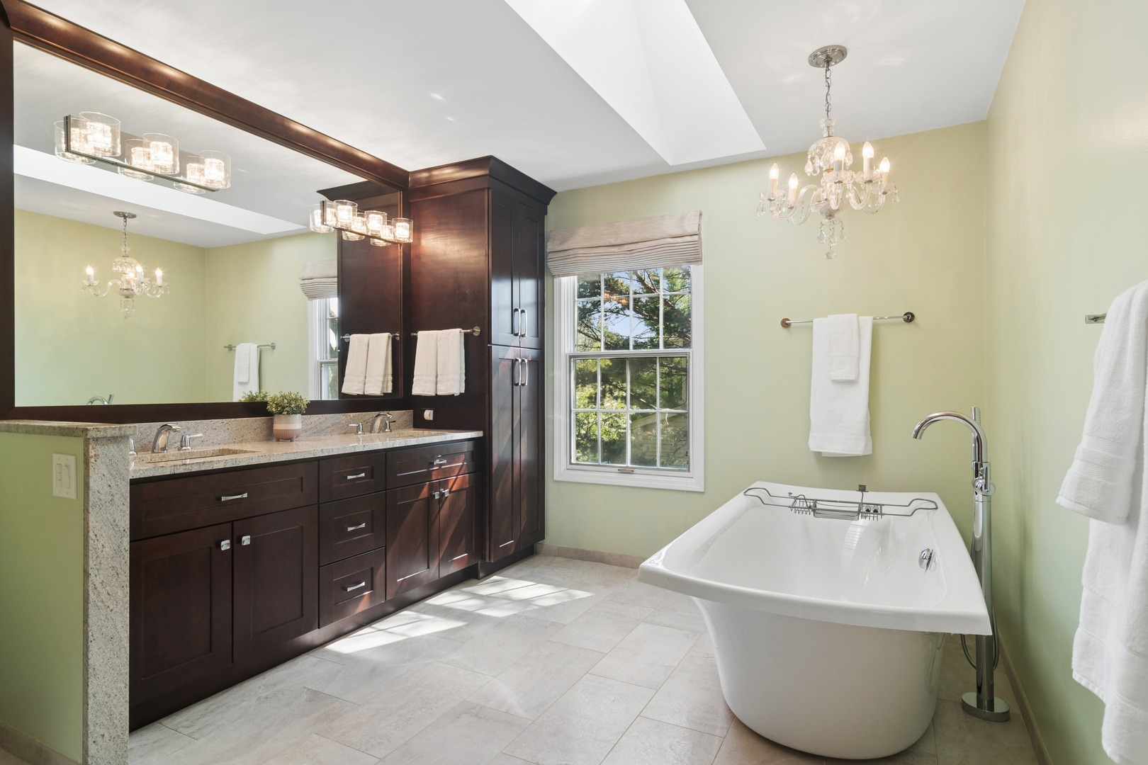 525 Cherbourg Drive, Buffalo Grove, IL 60089