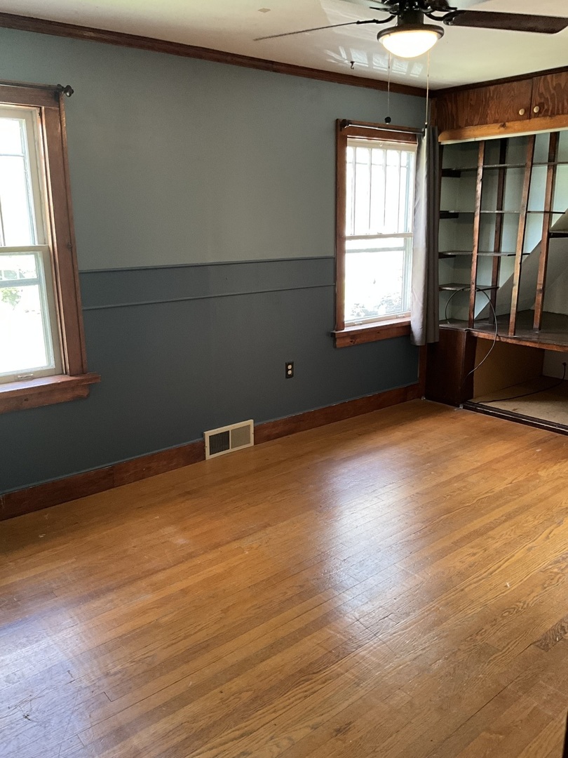 22 S Archer Avenue, Mundelein, IL 60060