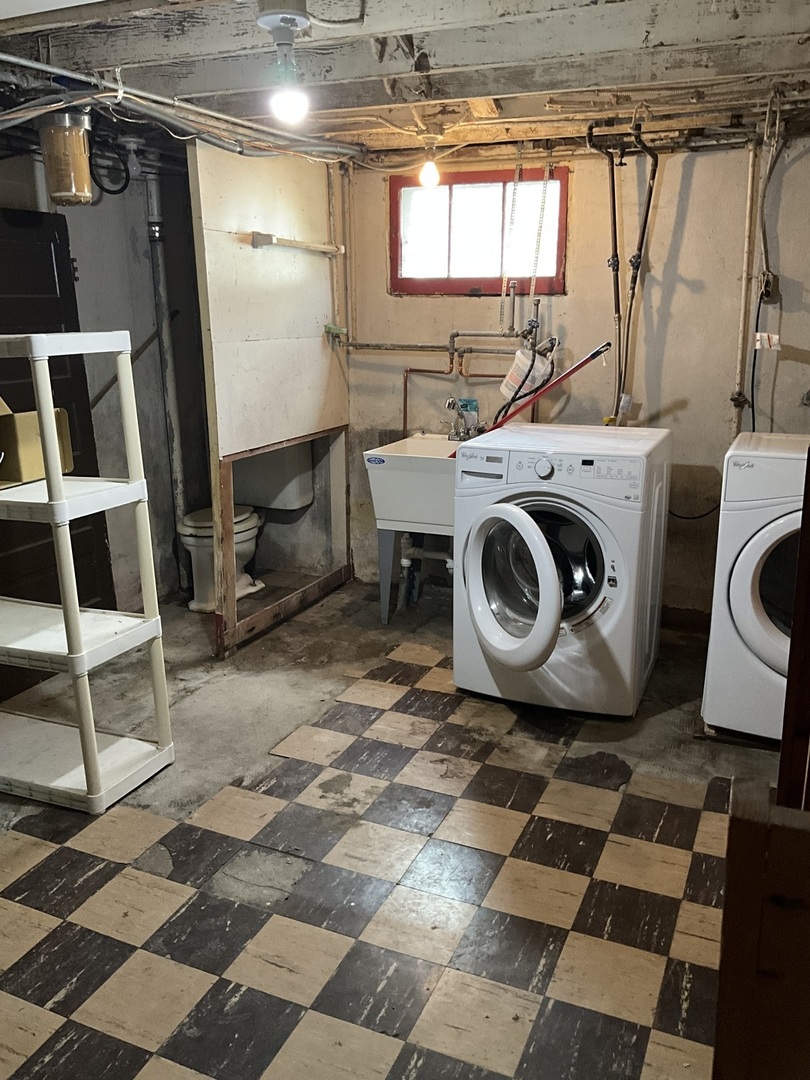 22 S Archer Avenue, Mundelein, IL 60060