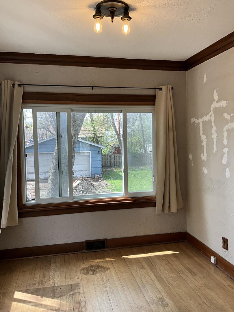 22 S Archer Avenue, Mundelein, IL 60060