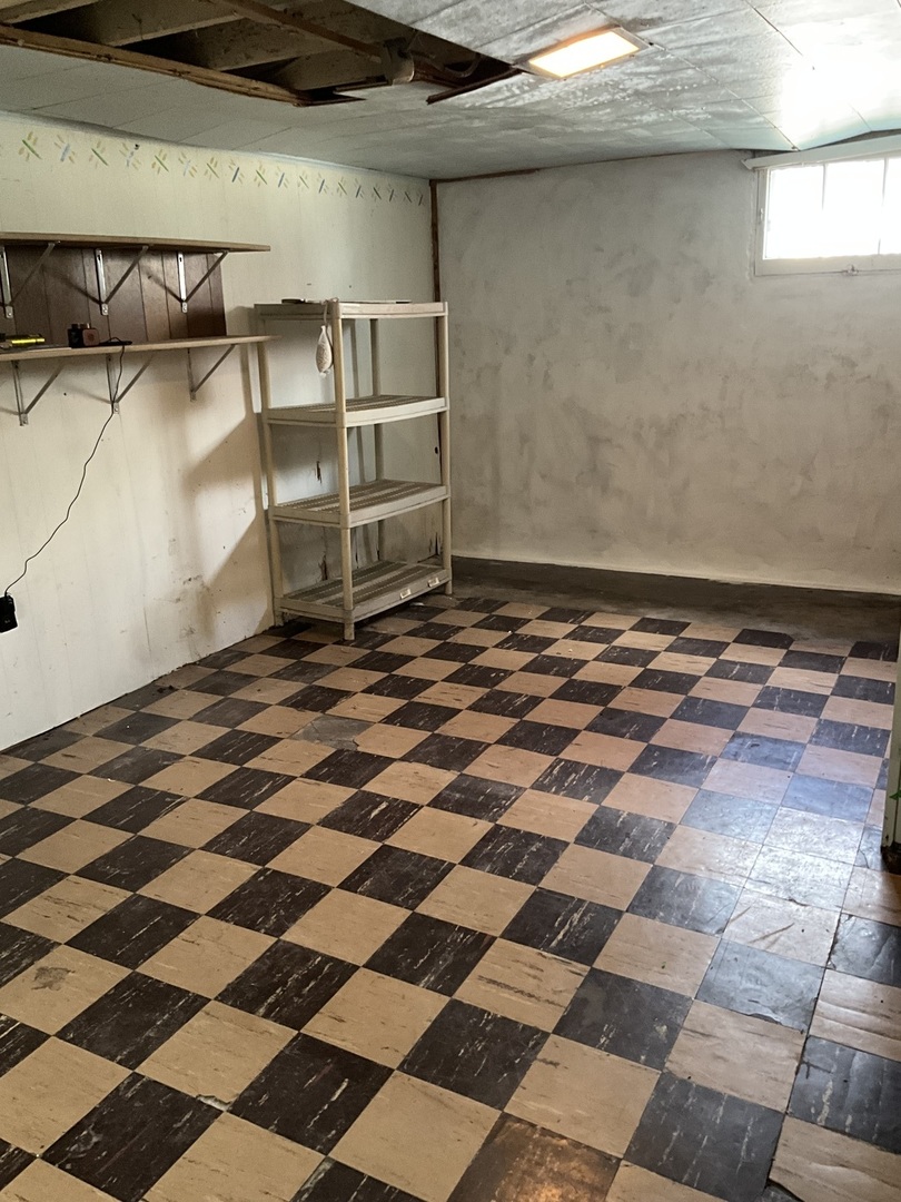 22 S Archer Avenue, Mundelein, IL 60060