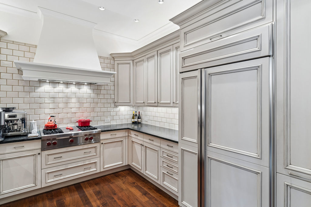 270 E Pearson Street #101, Chicago, IL 60611