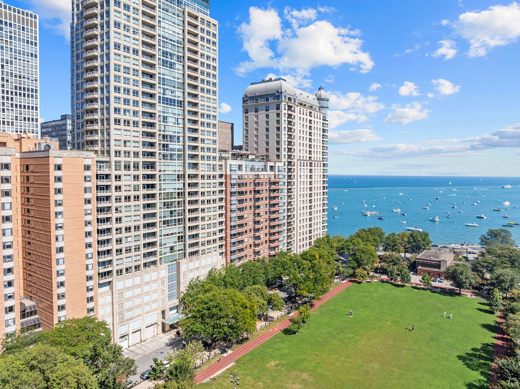 270 E Pearson Street #101, Chicago, IL 60611
