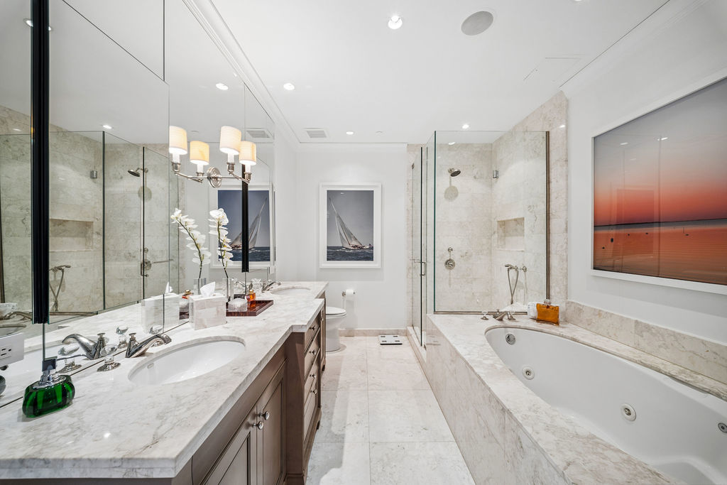 270 E Pearson Street #101, Chicago, IL 60611