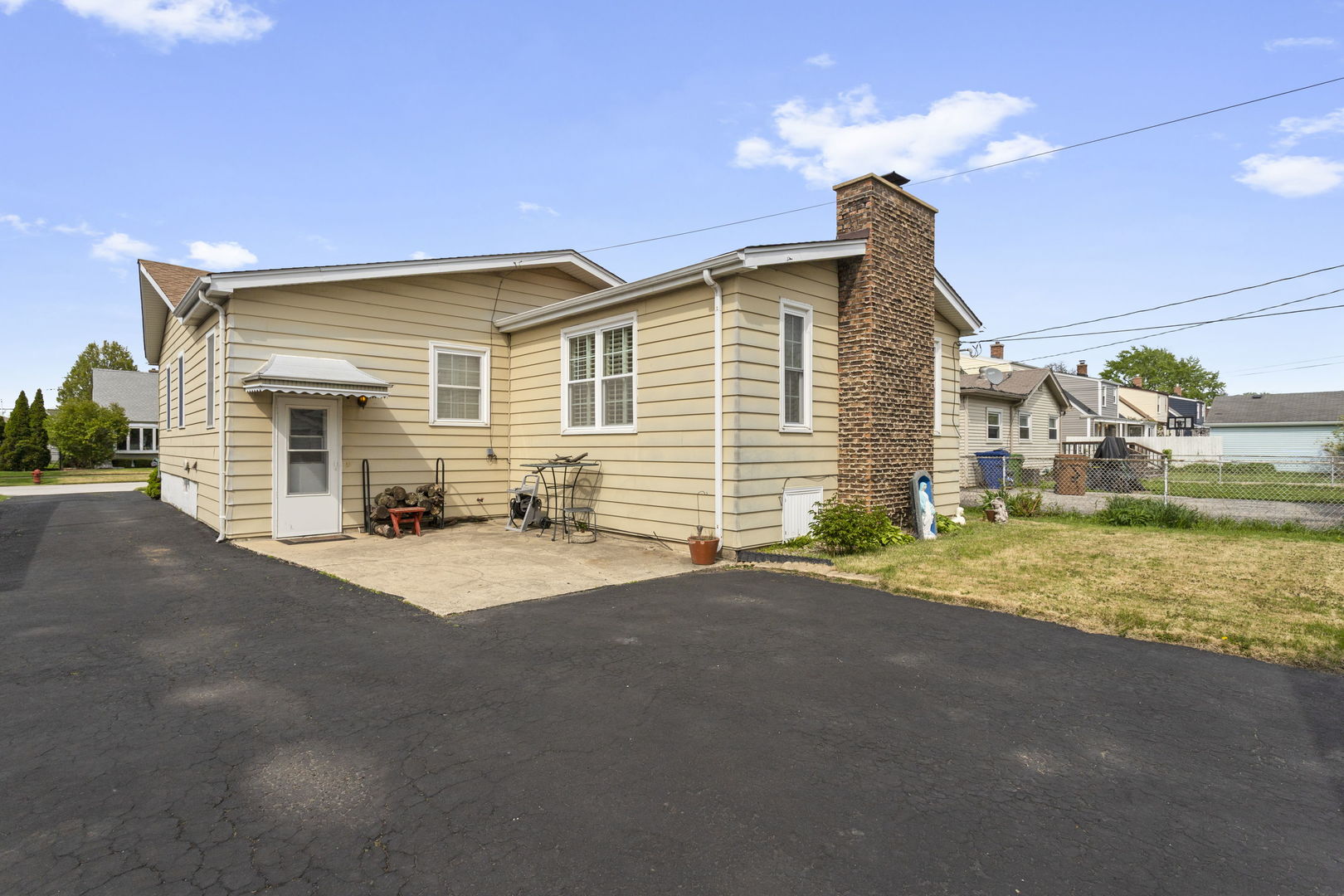 5249 W 88th Street, Oak Lawn, IL 60453