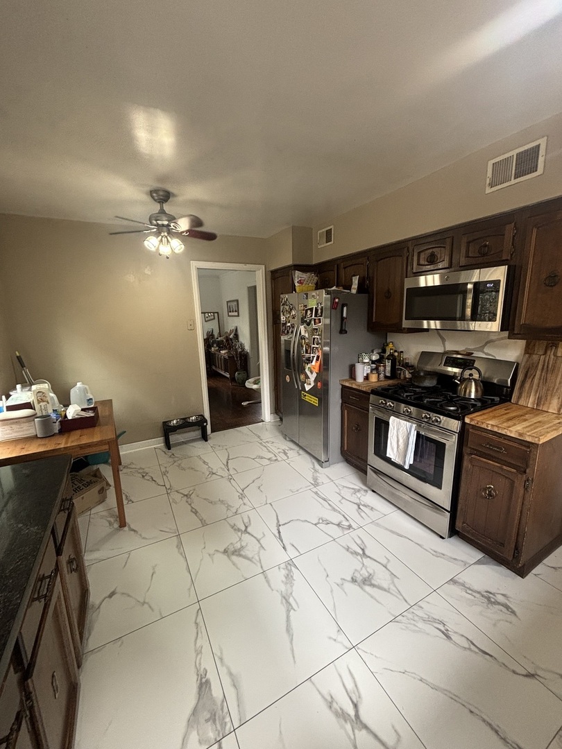 290 W Elm Park Avenue, Elmhurst, IL 60126