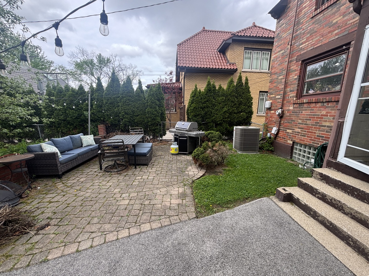 290 W Elm Park Avenue, Elmhurst, IL 60126