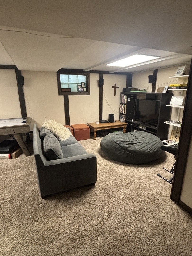 290 W Elm Park Avenue, Elmhurst, IL 60126