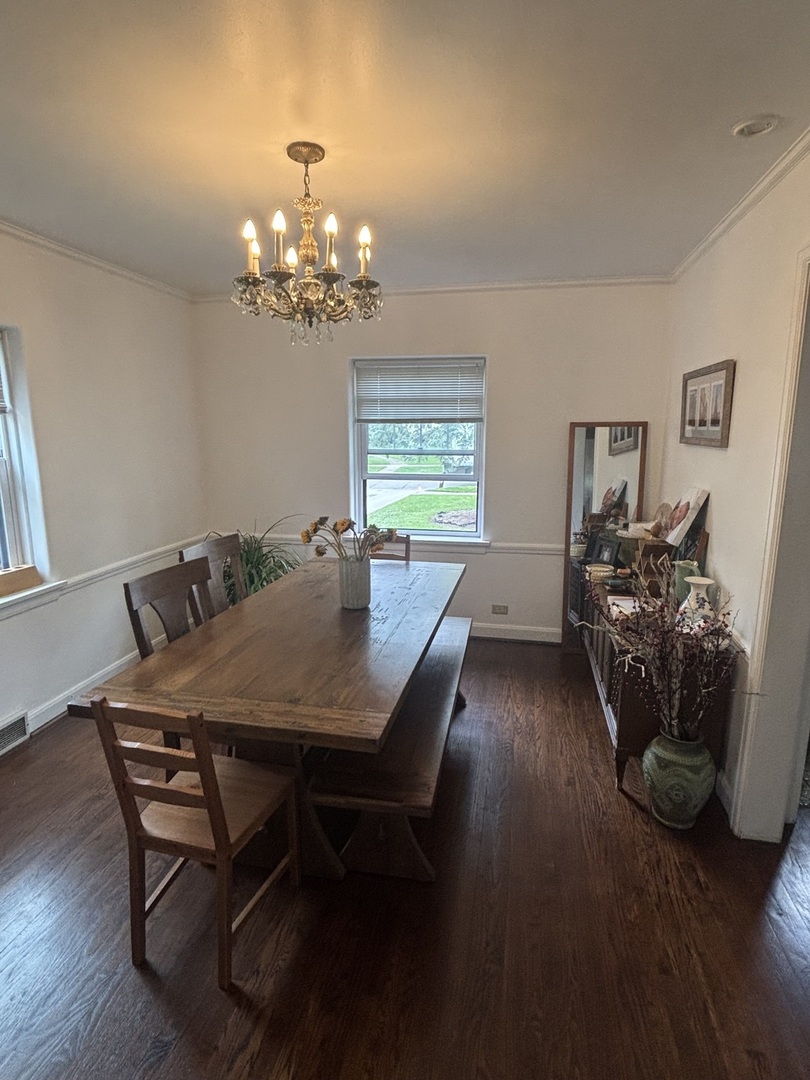 290 W Elm Park Avenue, Elmhurst, IL 60126