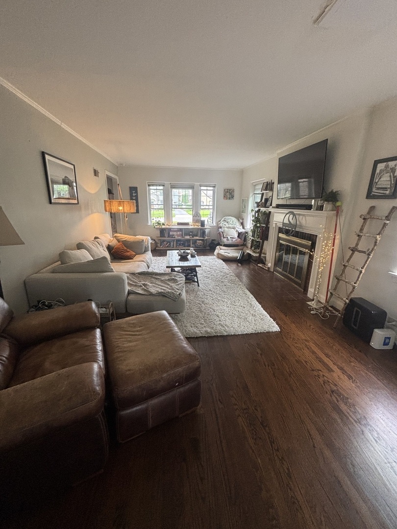 290 W Elm Park Avenue, Elmhurst, IL 60126