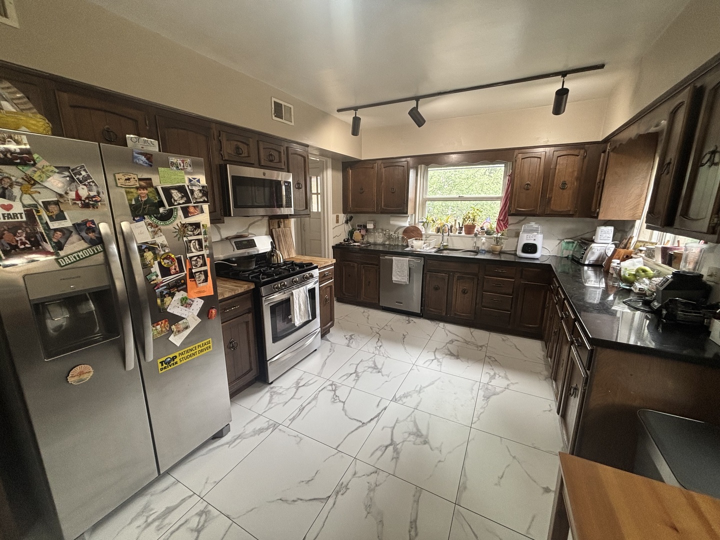 290 W Elm Park Avenue, Elmhurst, IL 60126