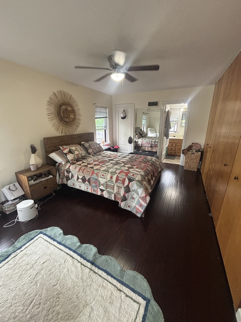 290 W Elm Park Avenue, Elmhurst, IL 60126