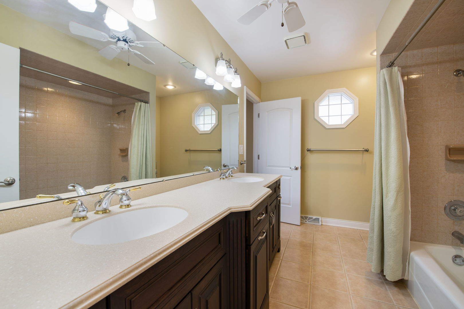 301 Greenfield Road, Shorewood, IL 60404