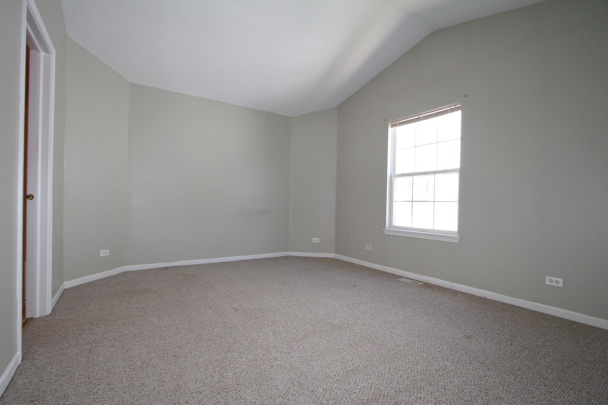 2554 Dickens Drive, Aurora, IL 60503