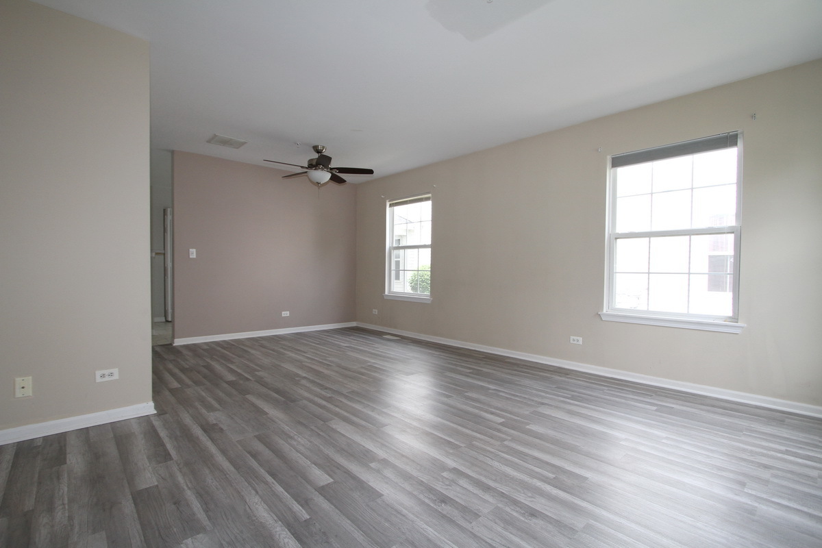 2554 Dickens Drive, Aurora, IL 60503