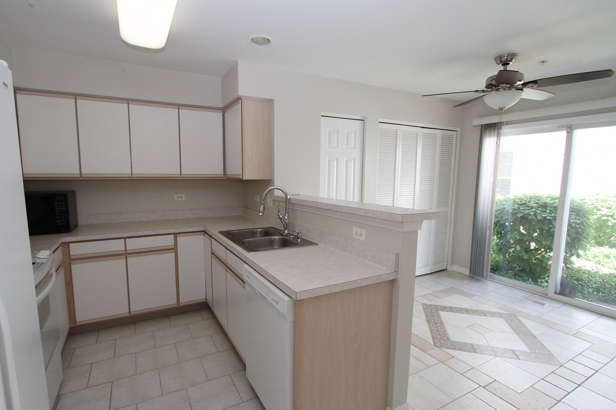 2554 Dickens Drive, Aurora, IL 60503