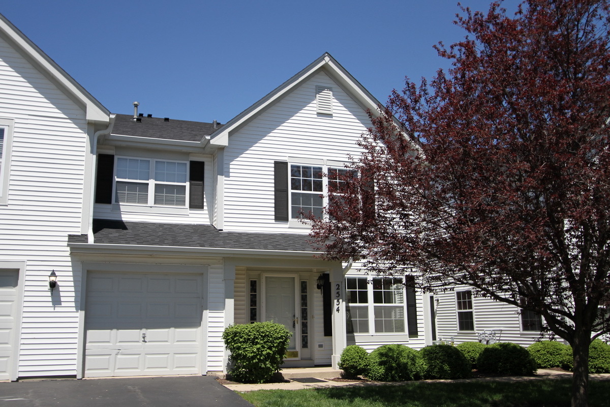 2554 Dickens Drive, Aurora, IL 60503