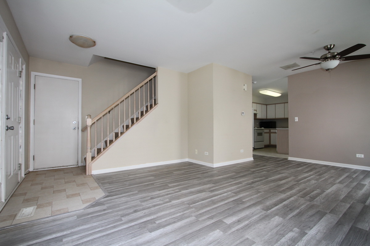 2554 Dickens Drive, Aurora, IL 60503