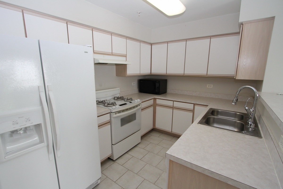 2554 Dickens Drive, Aurora, IL 60503