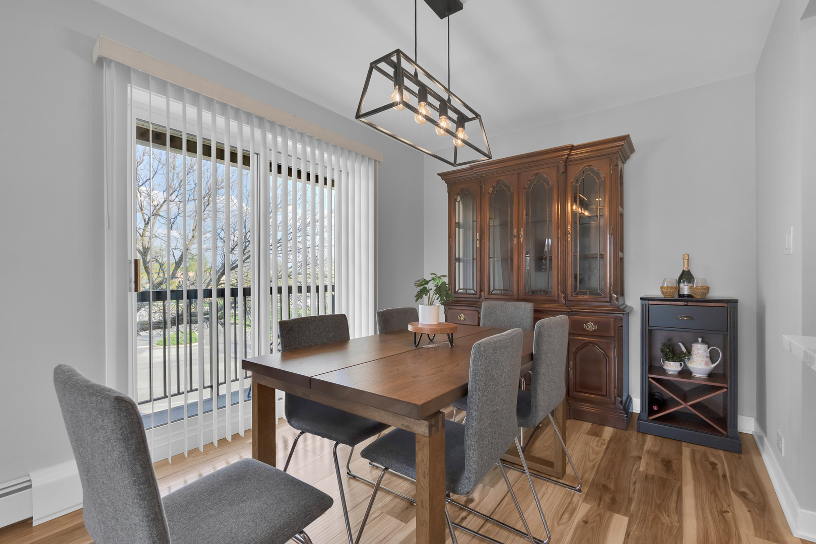 1375 REBECCA Drive #323, Hoffman Estates, IL 60169