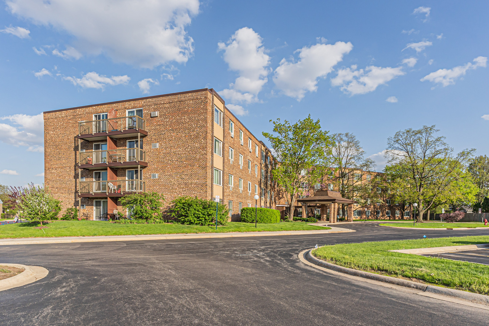 1375 REBECCA Drive #323, Hoffman Estates, IL 60169