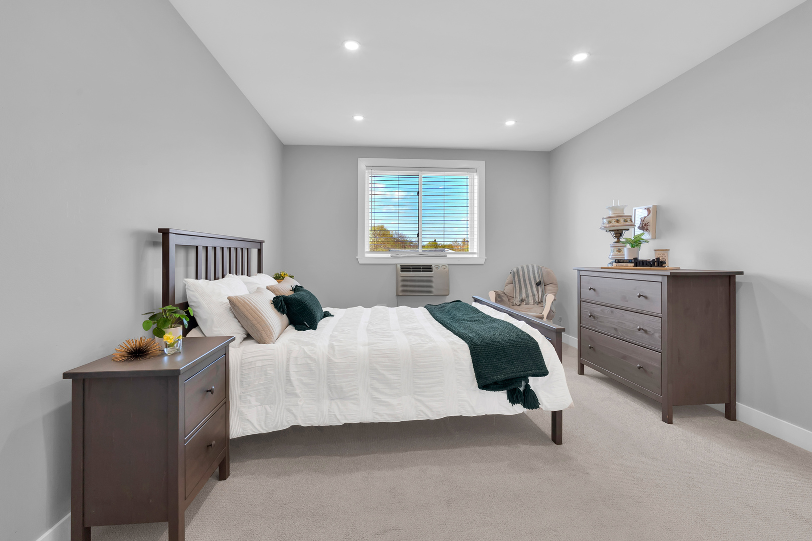 1375 REBECCA Drive #323, Hoffman Estates, IL 60169