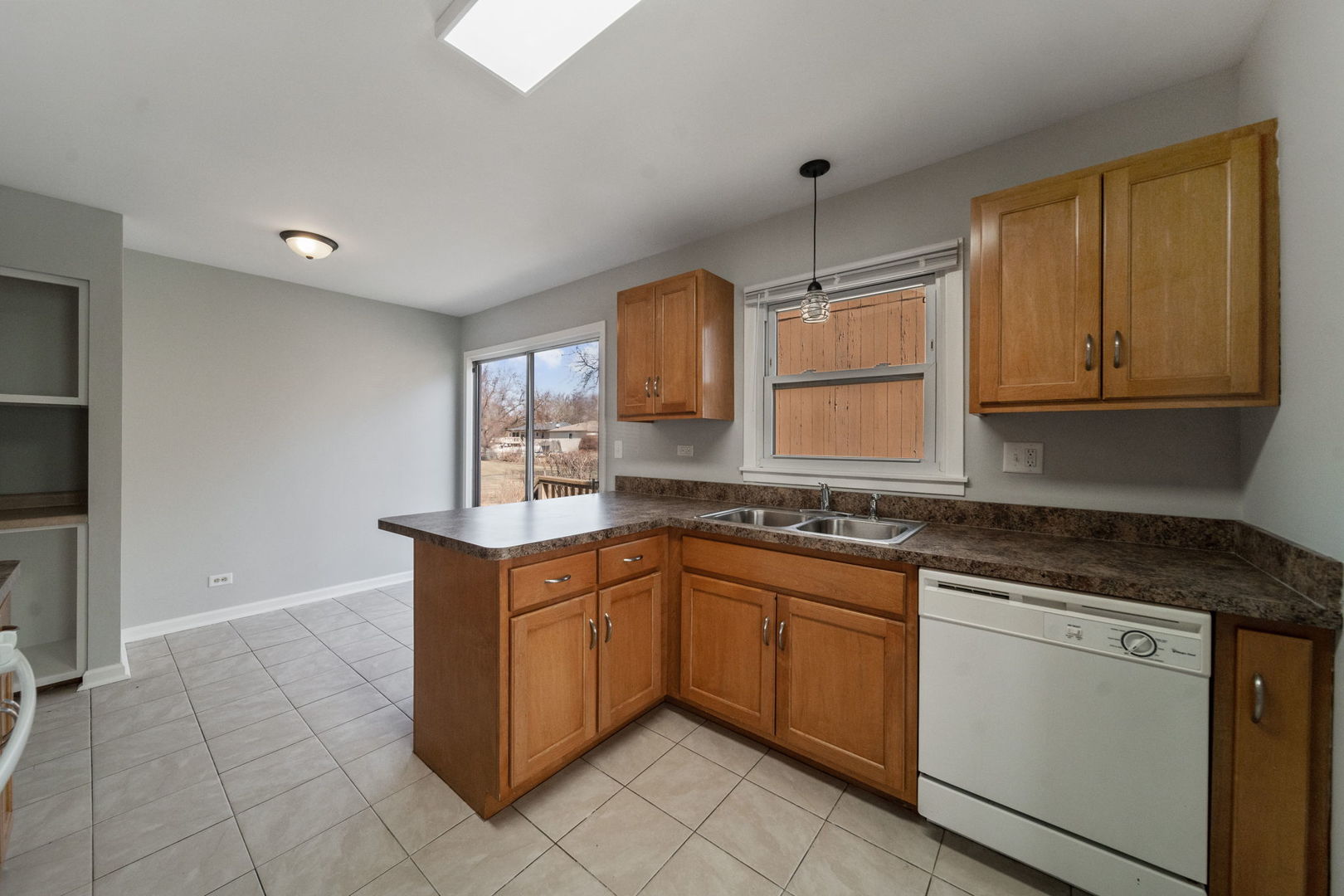 526 King Arthur Way, Bolingbrook, IL 60440