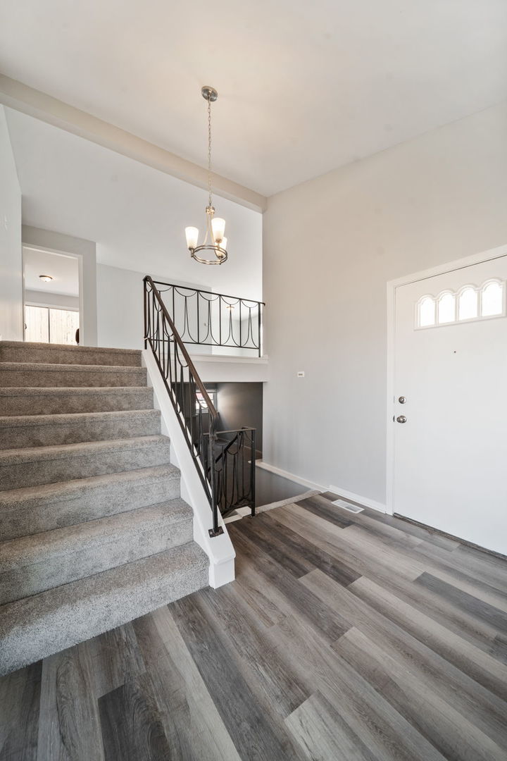 526 King Arthur Way, Bolingbrook, IL 60440