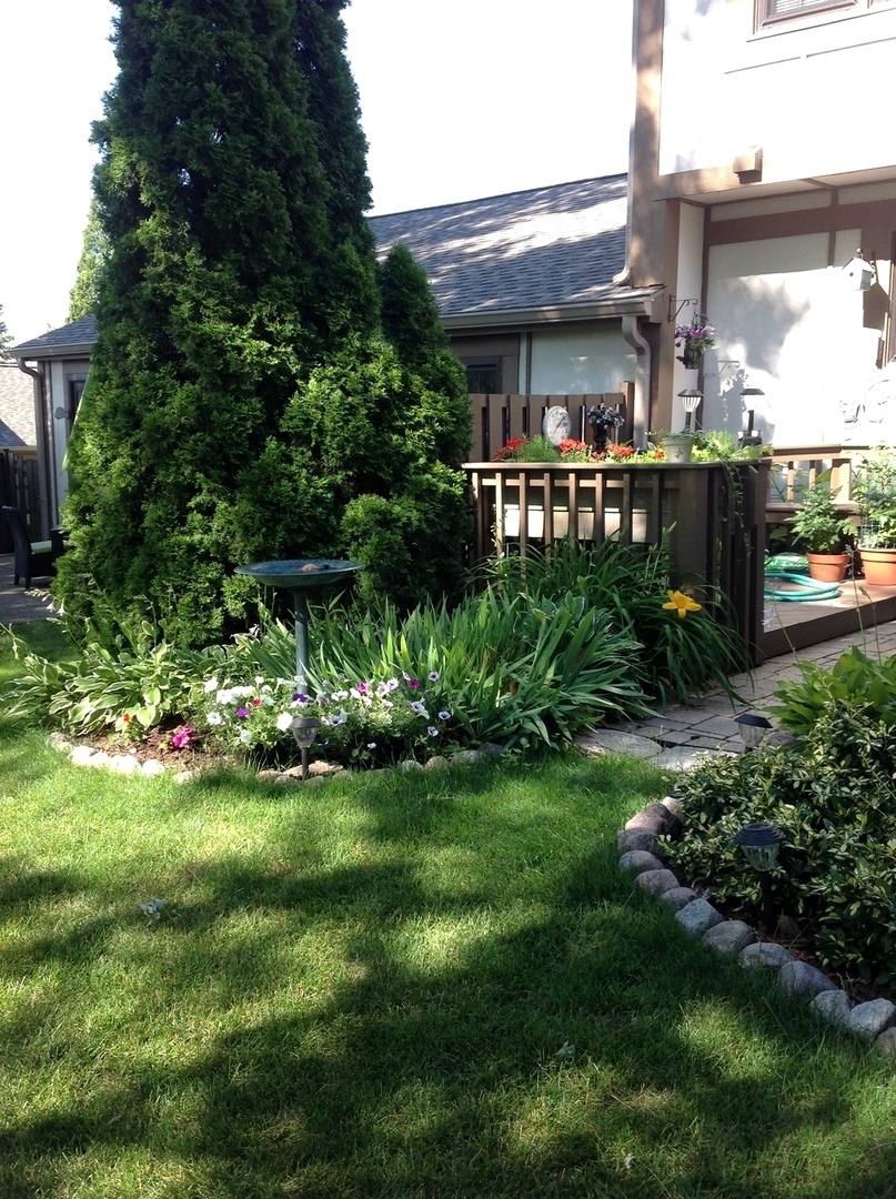 1327 Shagbark Lane, Wheaton, IL 60187