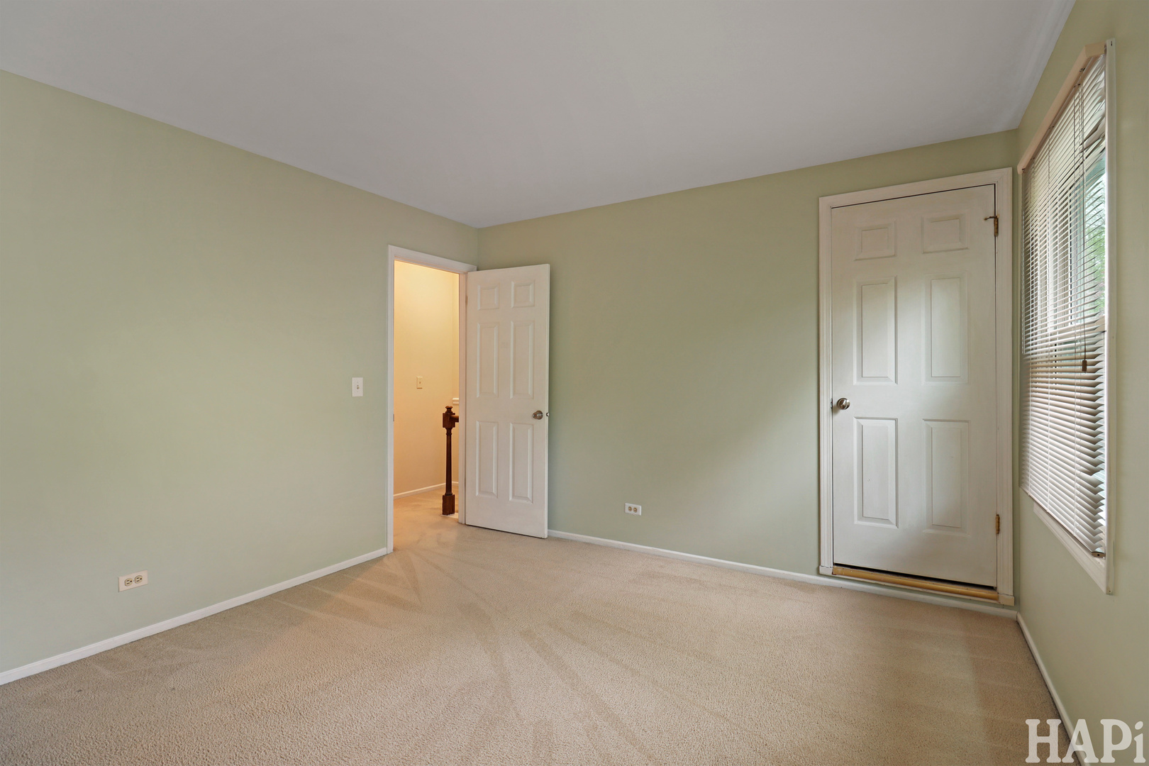 301 Albany Lane, Vernon Hills, IL 60061