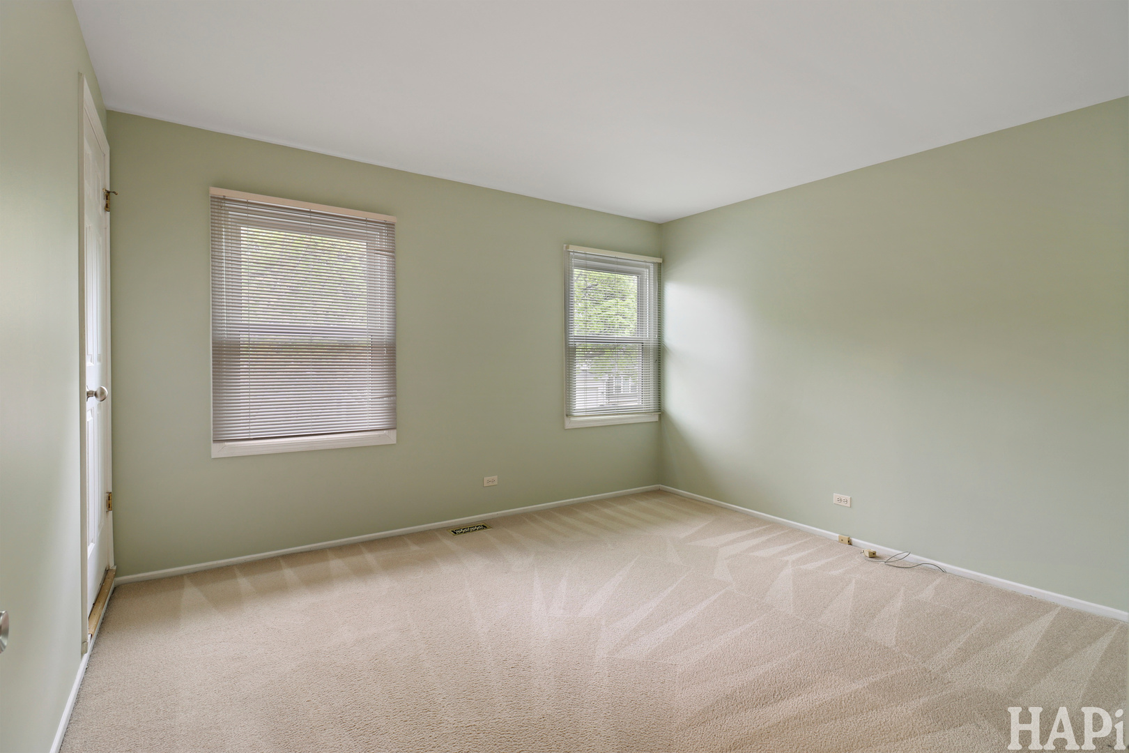 301 Albany Lane, Vernon Hills, IL 60061