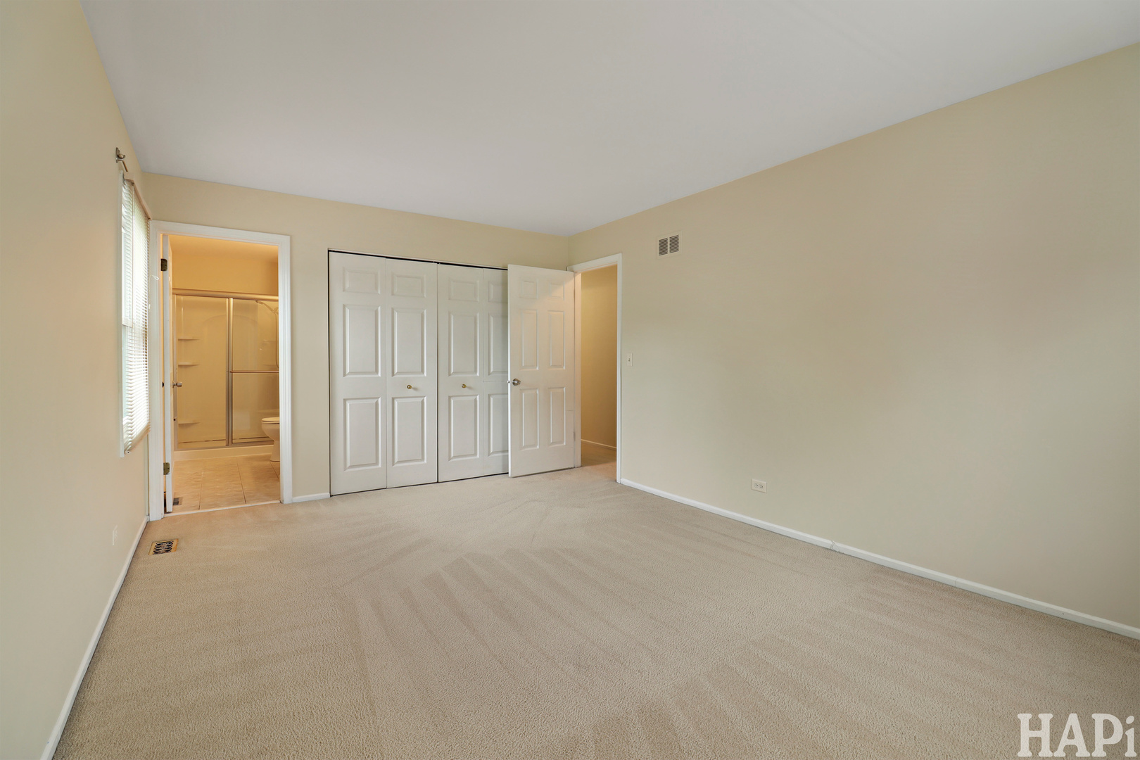 301 Albany Lane, Vernon Hills, IL 60061