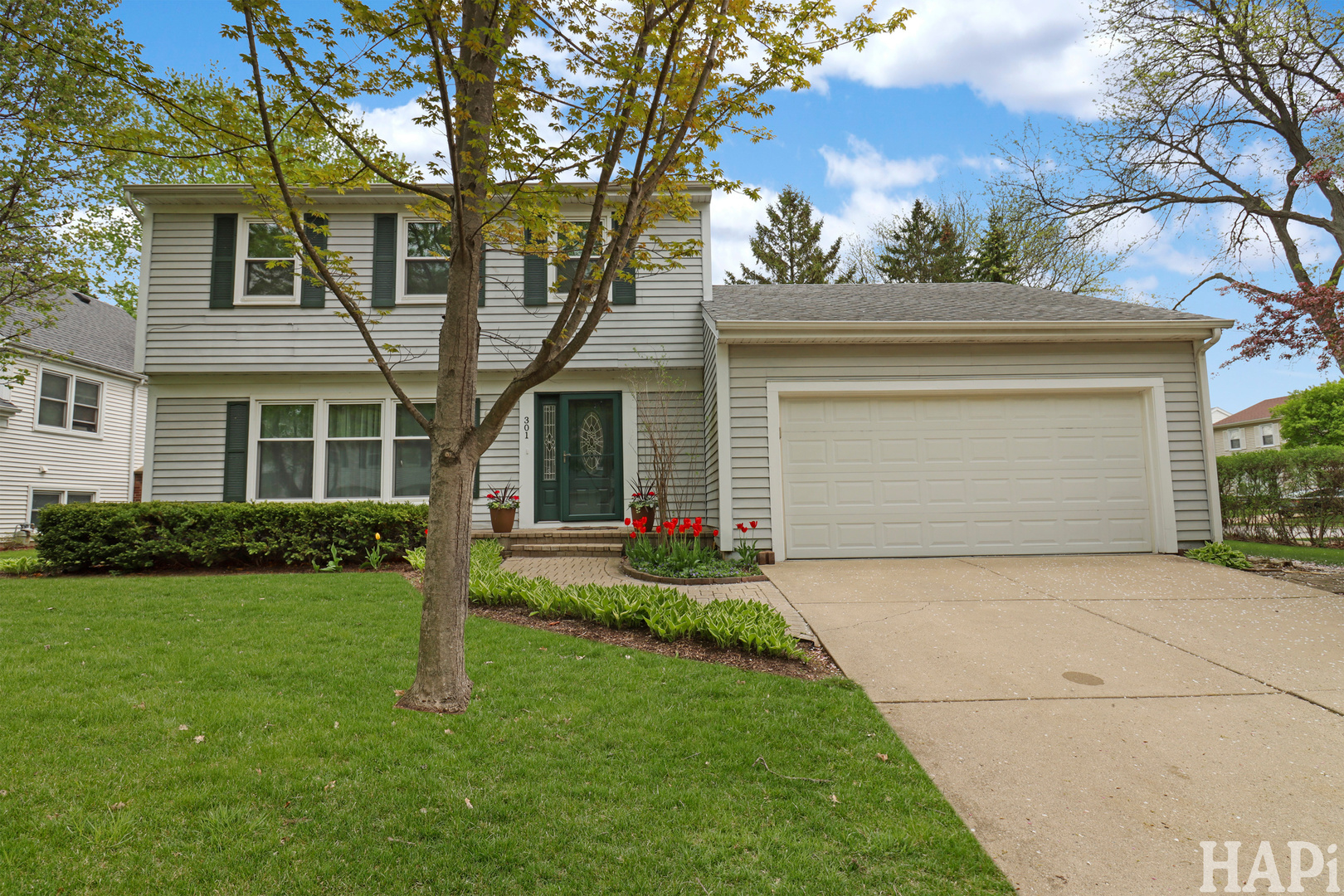 301 Albany Lane, Vernon Hills, IL 60061