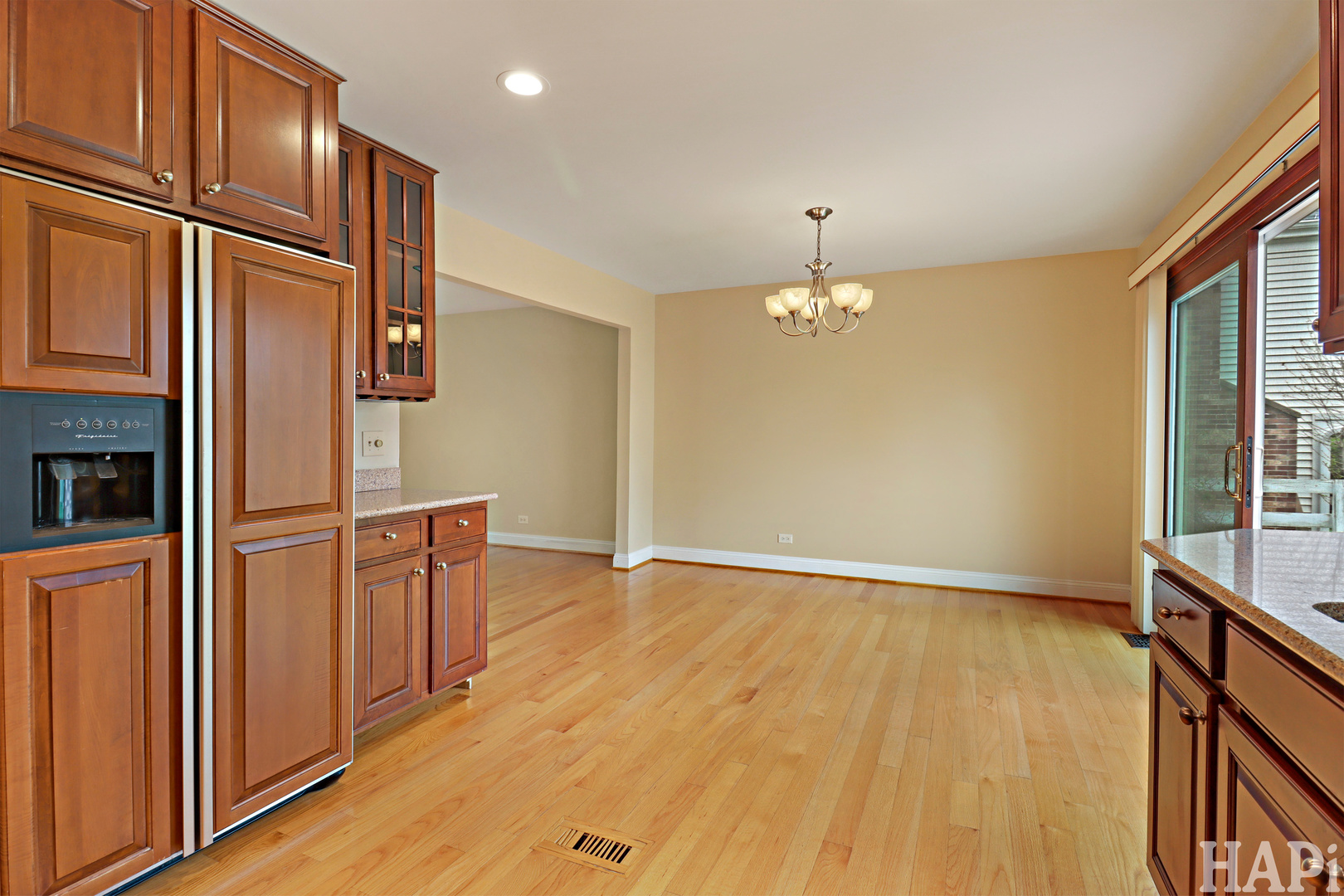 301 Albany Lane, Vernon Hills, IL 60061