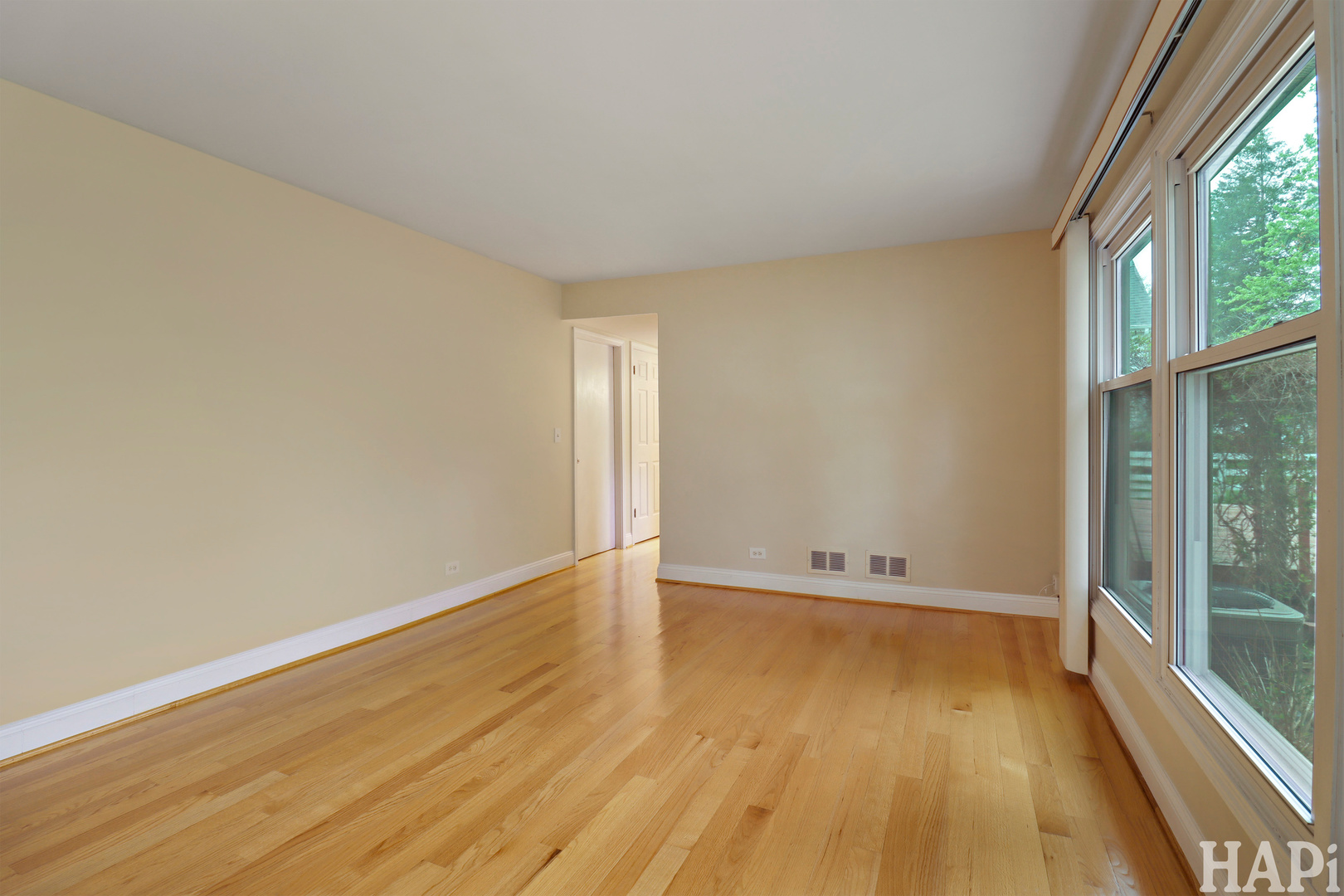 301 Albany Lane, Vernon Hills, IL 60061