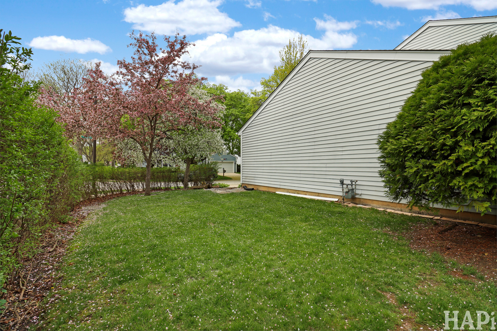 301 Albany Lane, Vernon Hills, IL 60061