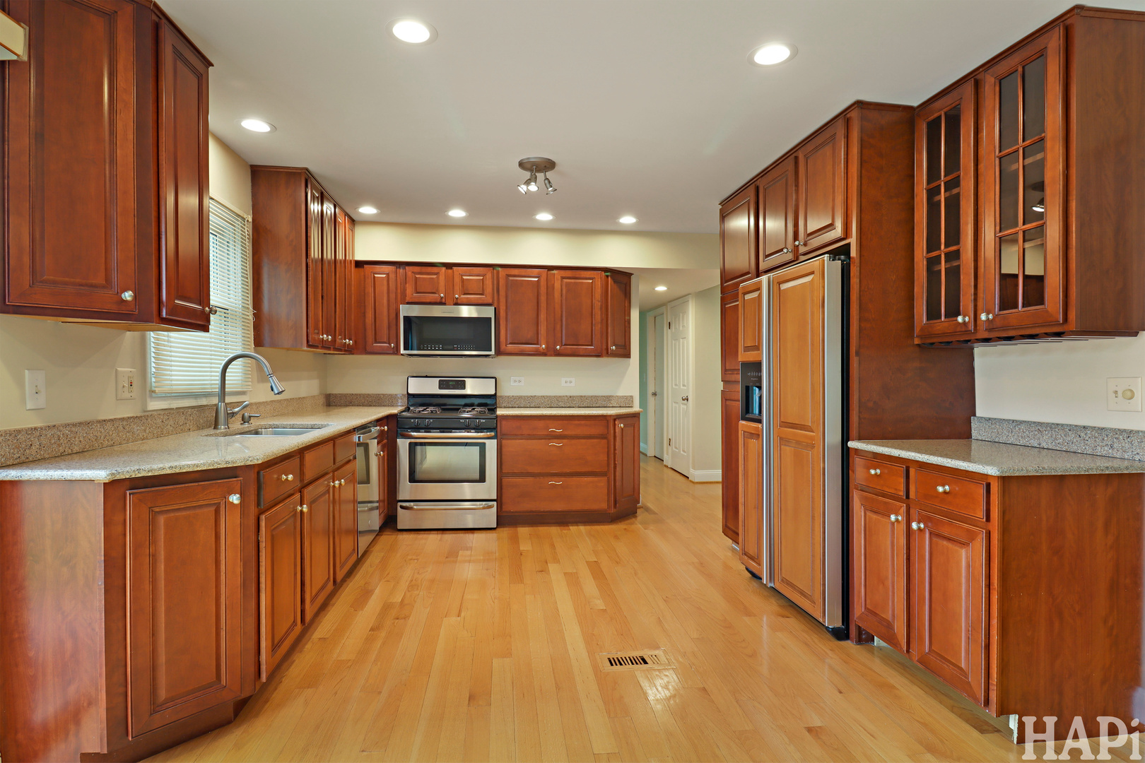 301 Albany Lane, Vernon Hills, IL 60061