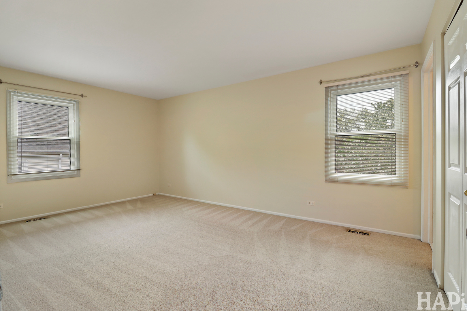 301 Albany Lane, Vernon Hills, IL 60061