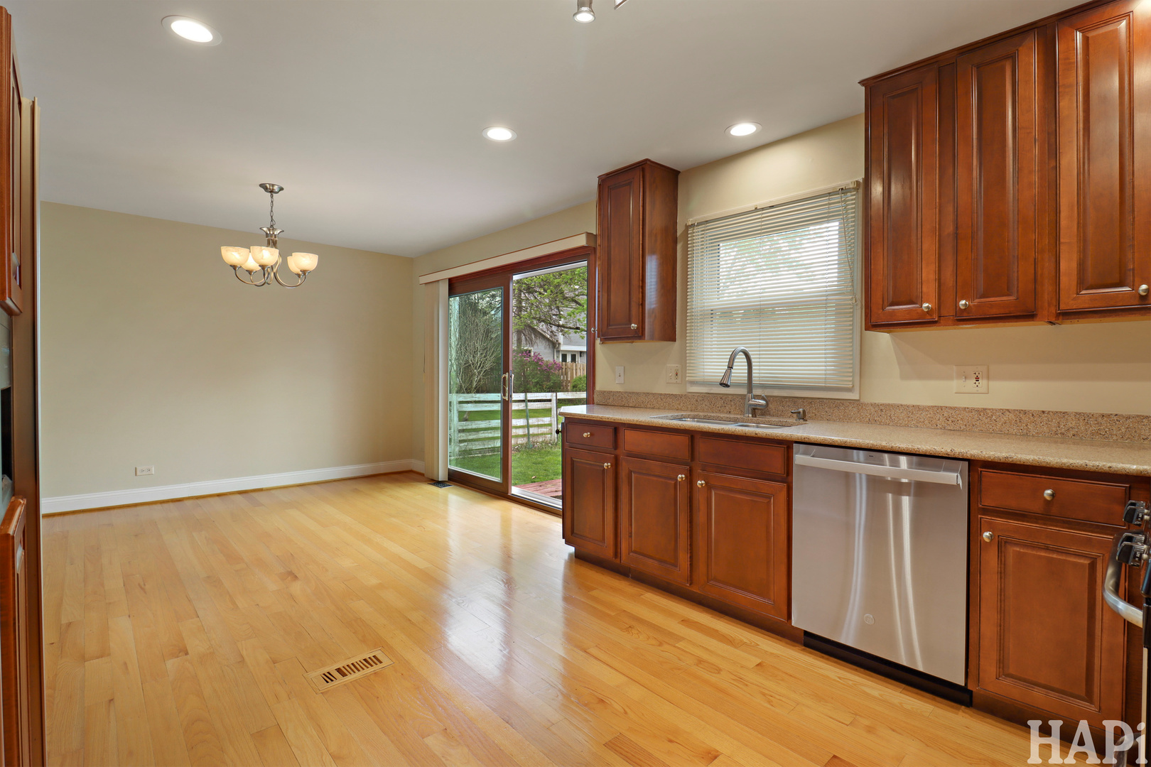 301 Albany Lane, Vernon Hills, IL 60061