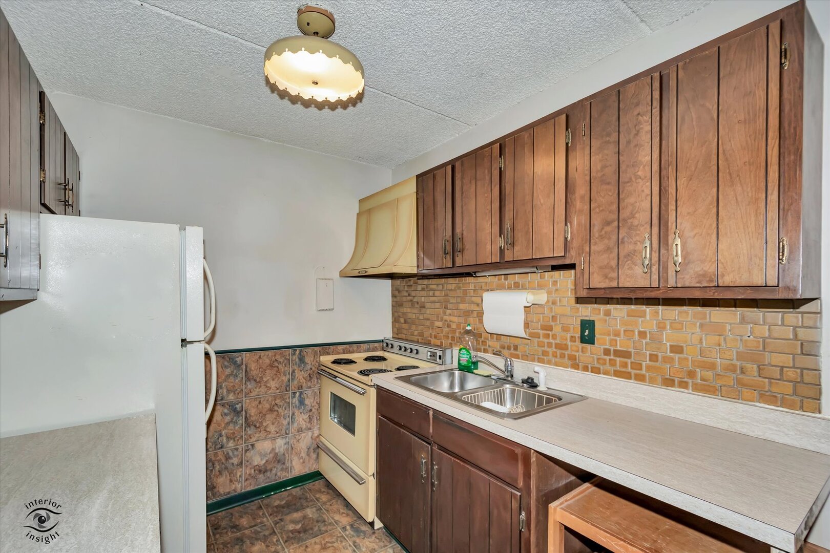 1050 N Farnsworth Avenue #301, Aurora, IL 60505