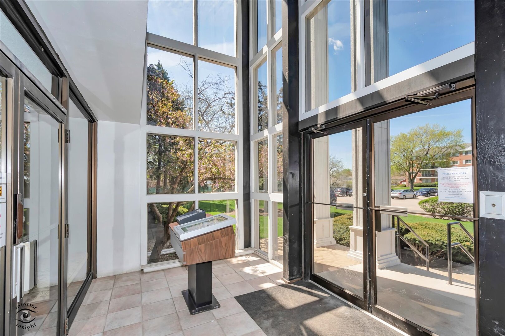 1050 N Farnsworth Avenue #301, Aurora, IL 60505