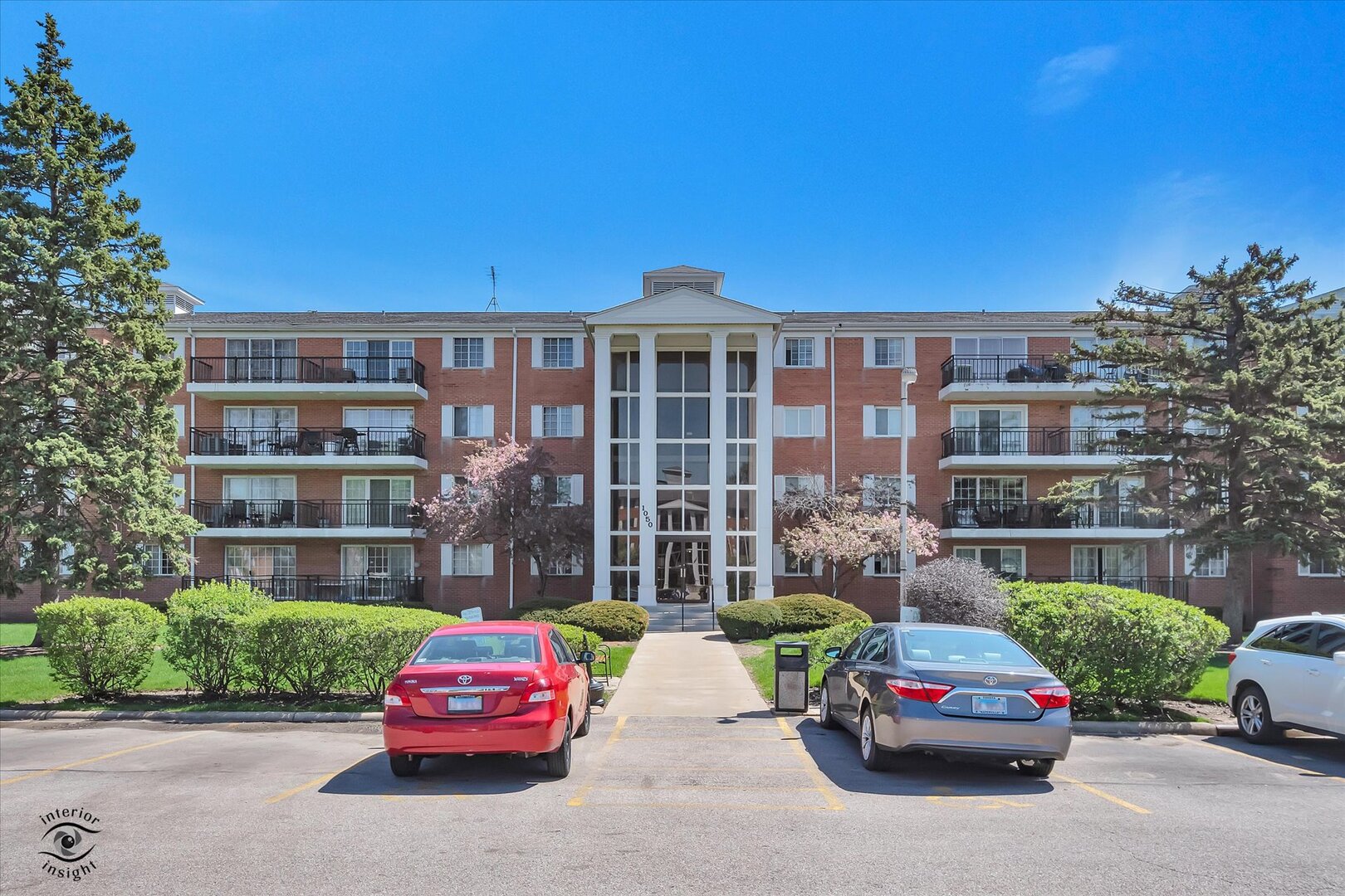 1050 N Farnsworth Avenue #301, Aurora, IL 60505