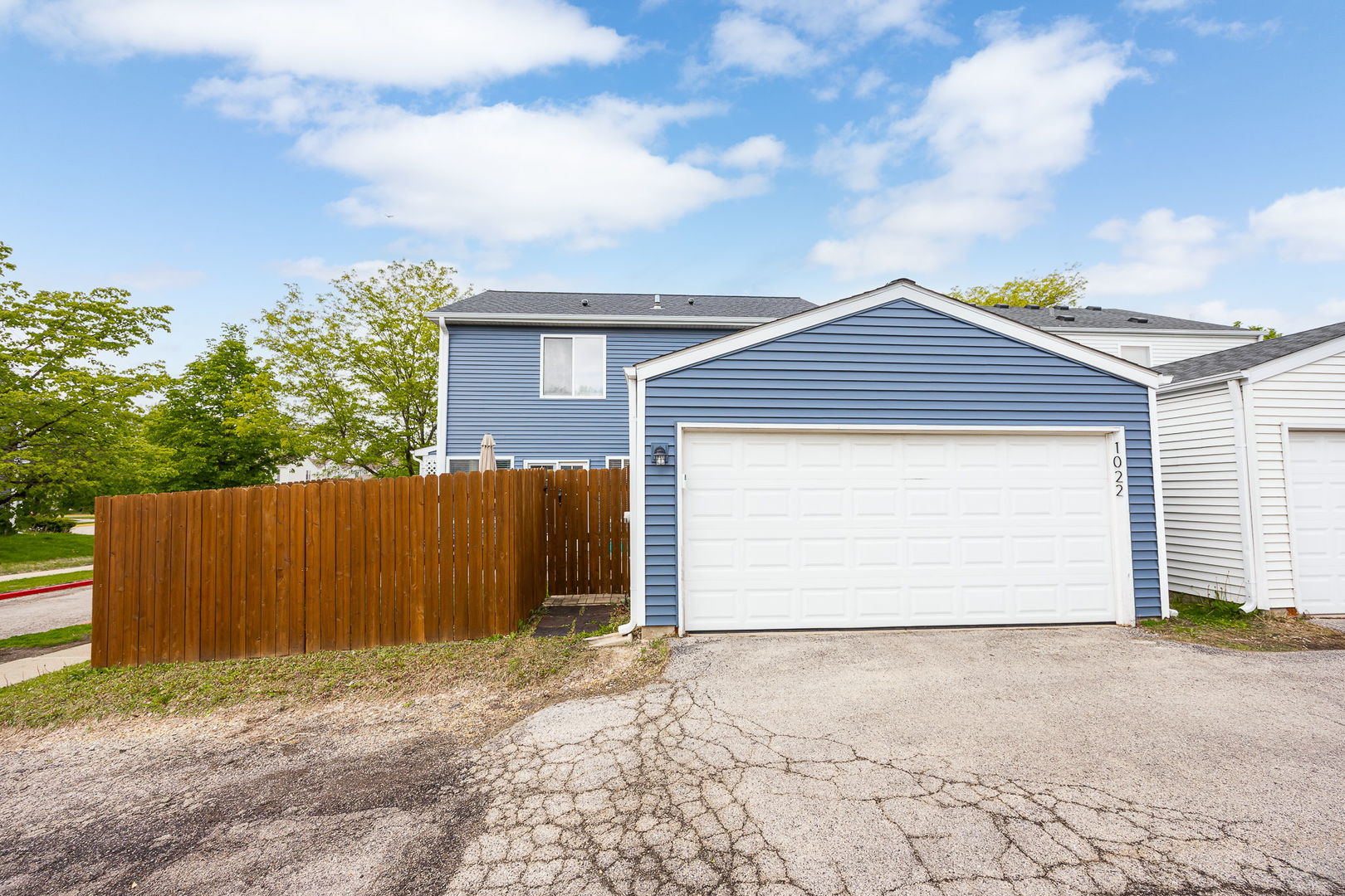 1022 Symphony Drive, Aurora, IL 60504