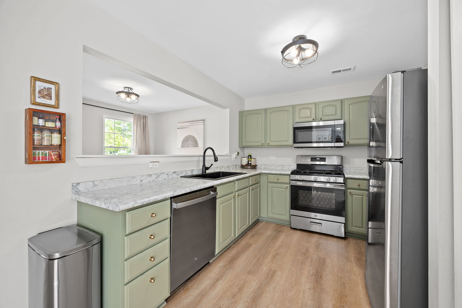 1022 Symphony Drive, Aurora, IL 60504