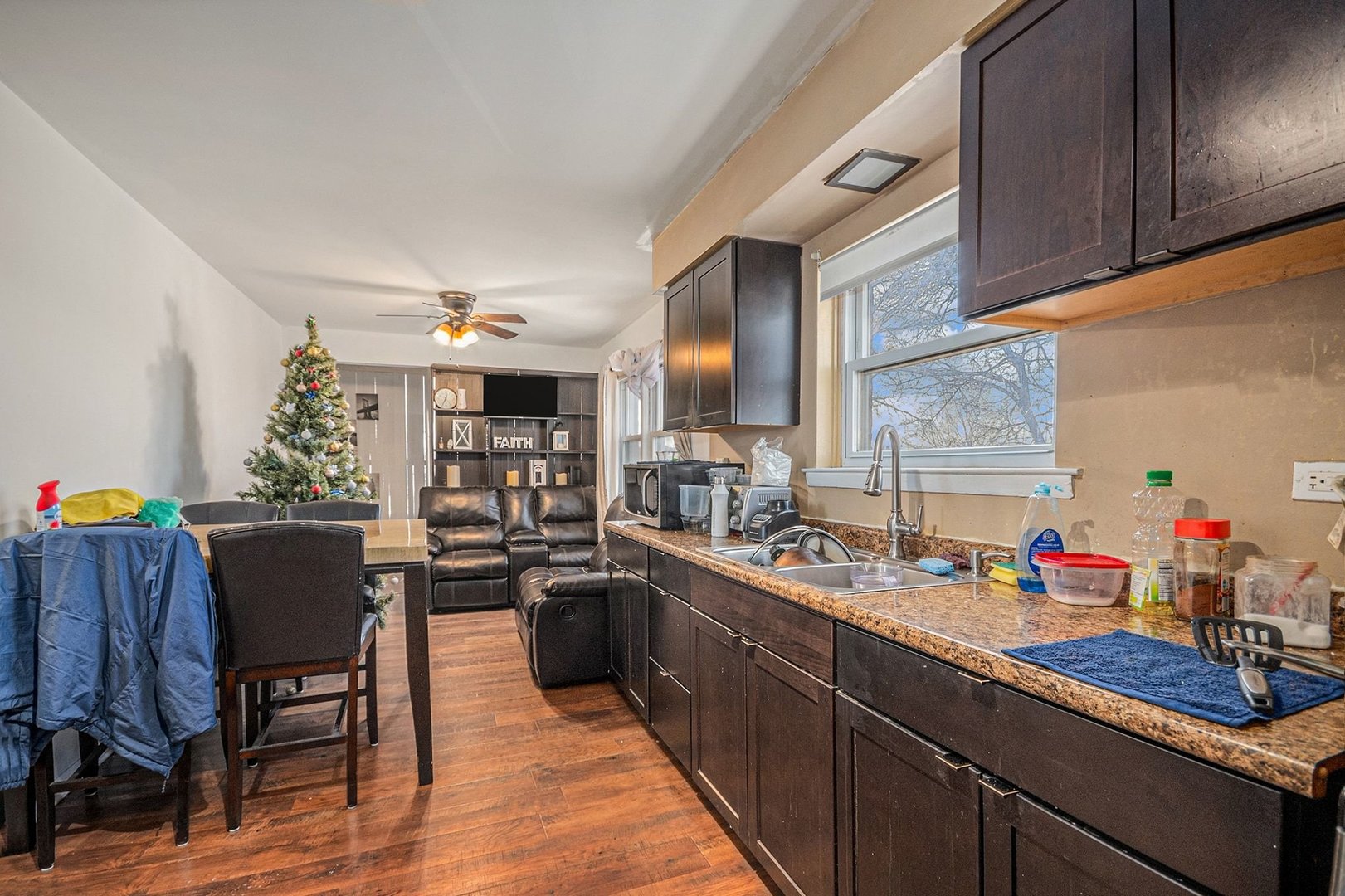 7524 W 63rd Place, Summit, IL 60501