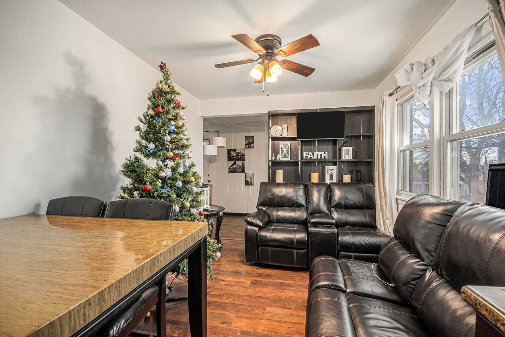 7524 W 63rd Place, Summit, IL 60501