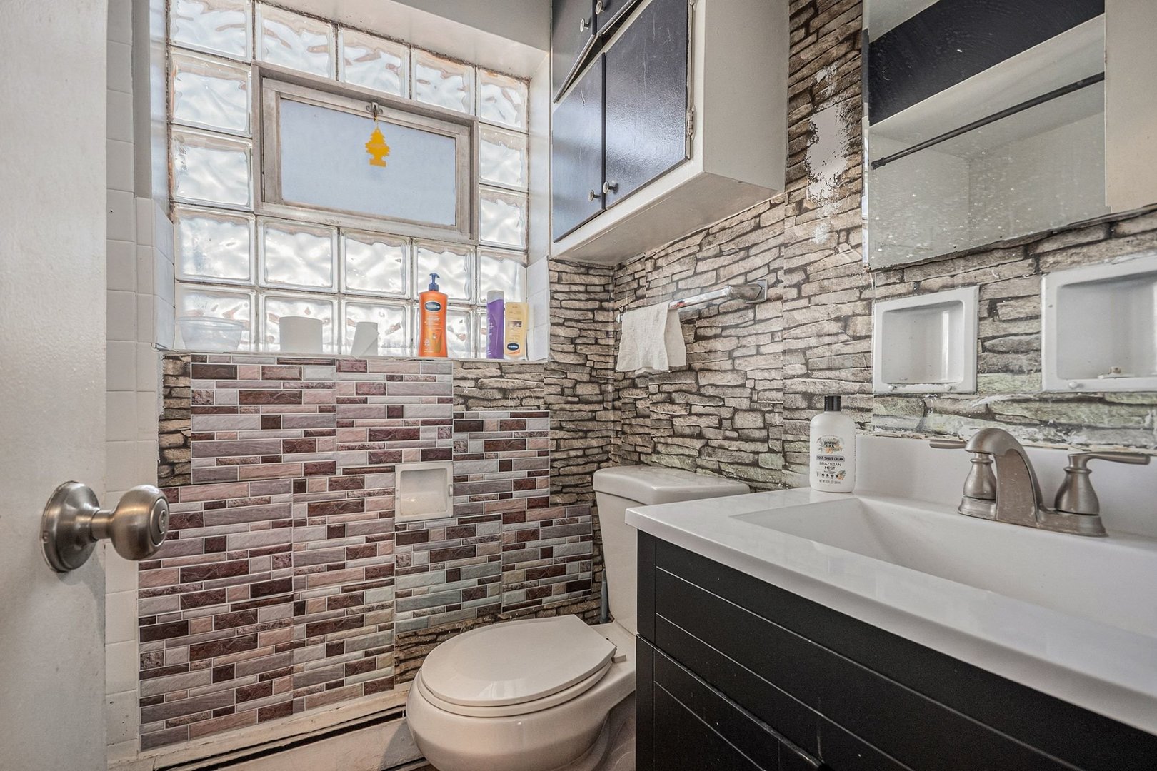 7524 W 63rd Place, Summit, IL 60501