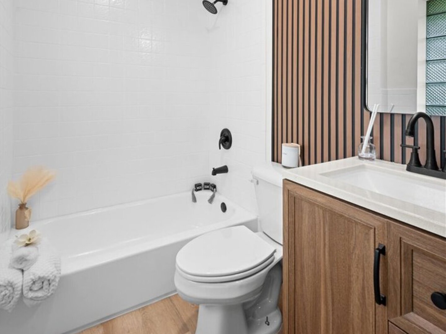 2015 Maplewood Road, Northbrook, IL 60062